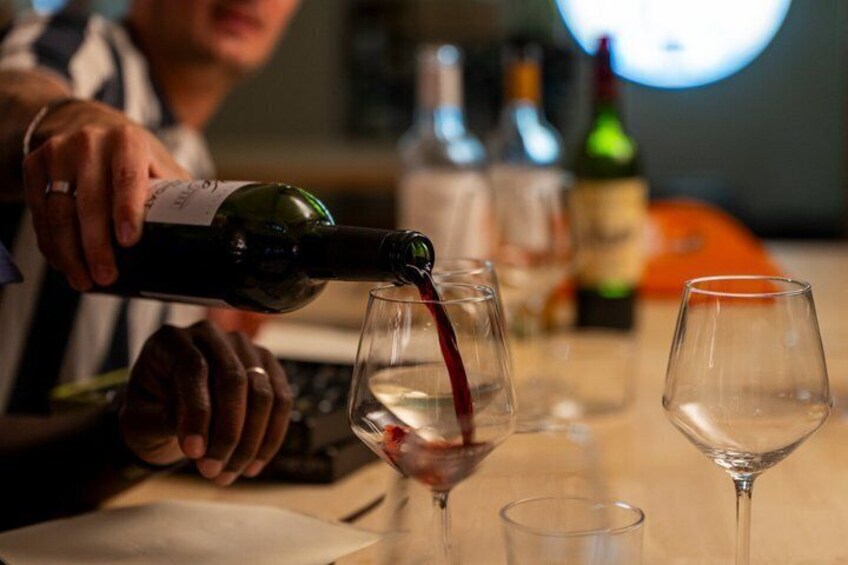 Bordeaux Evening Food Tour with a sommelier 2