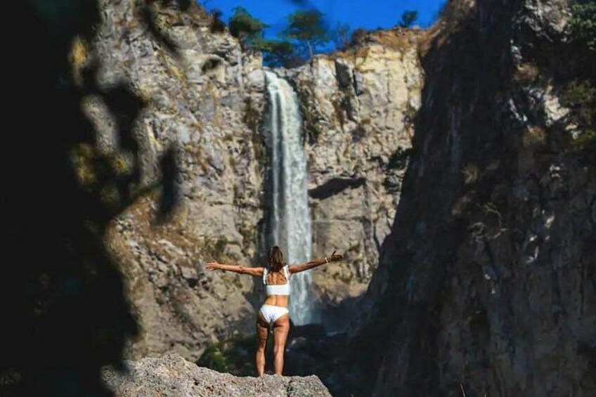 Hike and Swim in fresh springs and waterfalls in Guadalajara 3