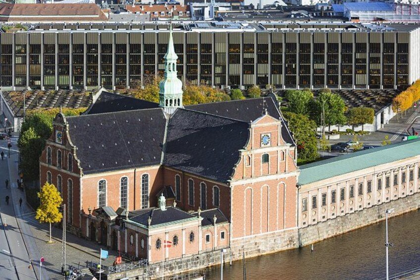 Holmen's Church and the National Bank behind it 5