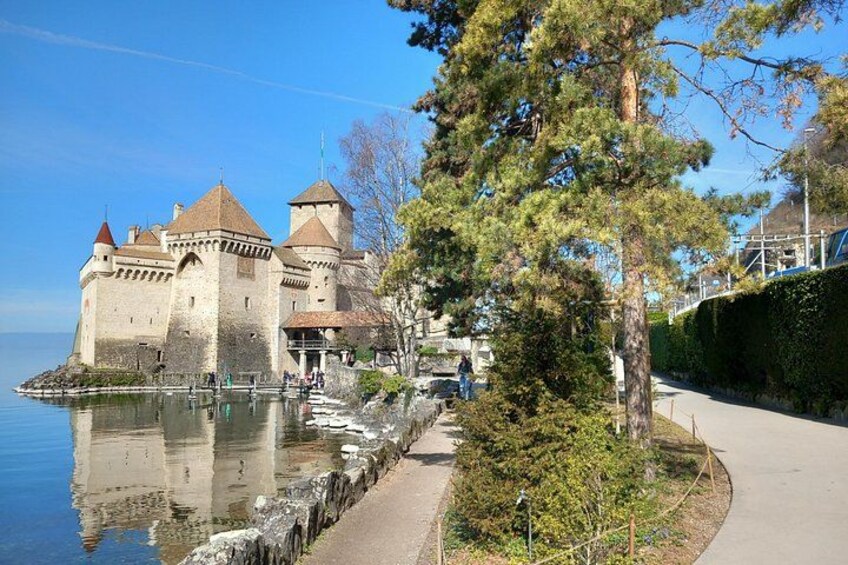 Six Hour Private Tour of The Swiss Riviera 1