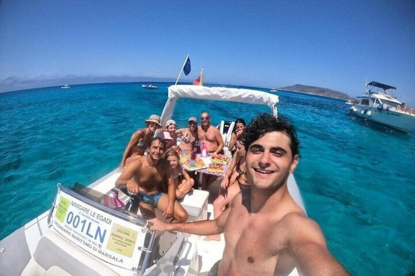 Favignana inflatable boat tour, wine tasting, snorkeling and relaxation 5