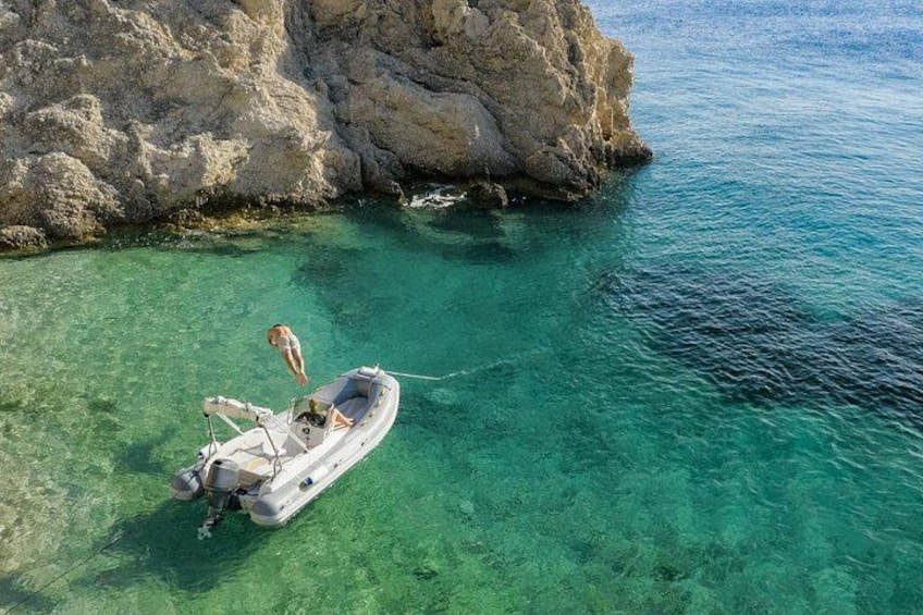 Favignana inflatable boat tour, wine tasting, snorkeling and relaxation 2