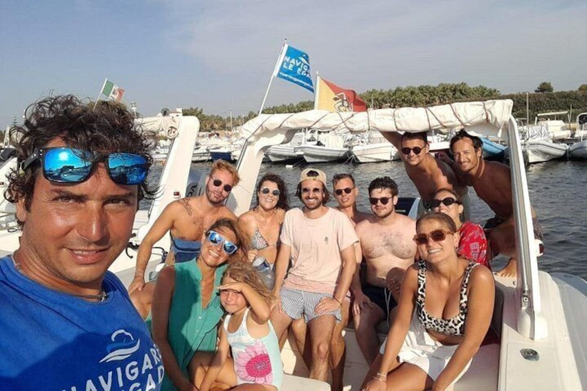 Favignana inflatable boat tour, wine tasting, snorkeling and relaxation 3