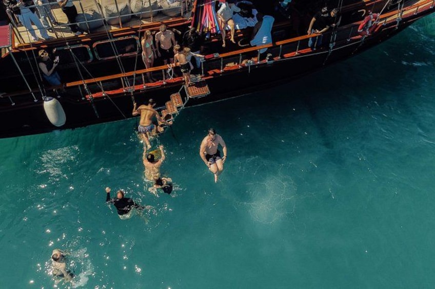 Athens cruise: Agistri, Moni/Metopi, Aegina with lunch & drinks 3