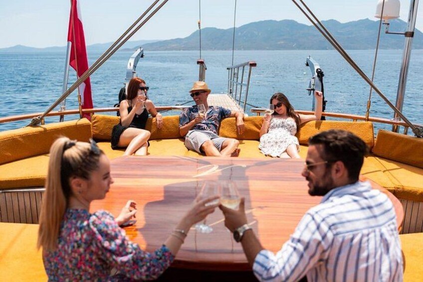 Athens cruise: Agistri, Moni/Metopi, Aegina with lunch & drinks 3