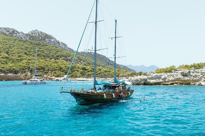 Athens cruise: Agistri, Moni/Metopi, Aegina with lunch & drinks 3