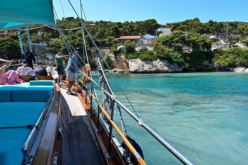 Athens cruise: Agistri, Moni/Metopi, Aegina with lunch & drinks 2