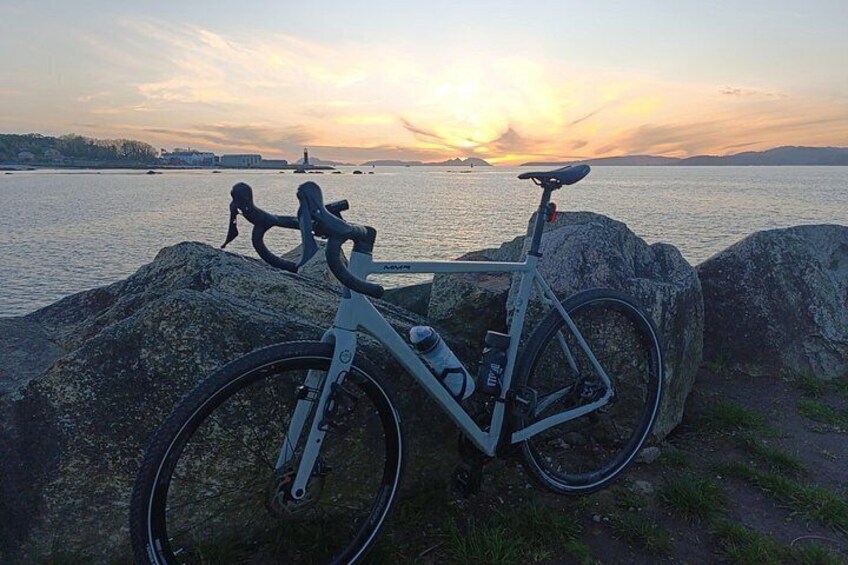 Discover in Ebike the coast of Vigo and its sunsets 5