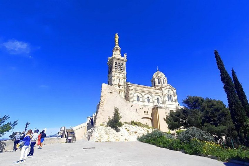 Marseille Guided Tour for 4 Hours with a Bilingual Local Guide 4