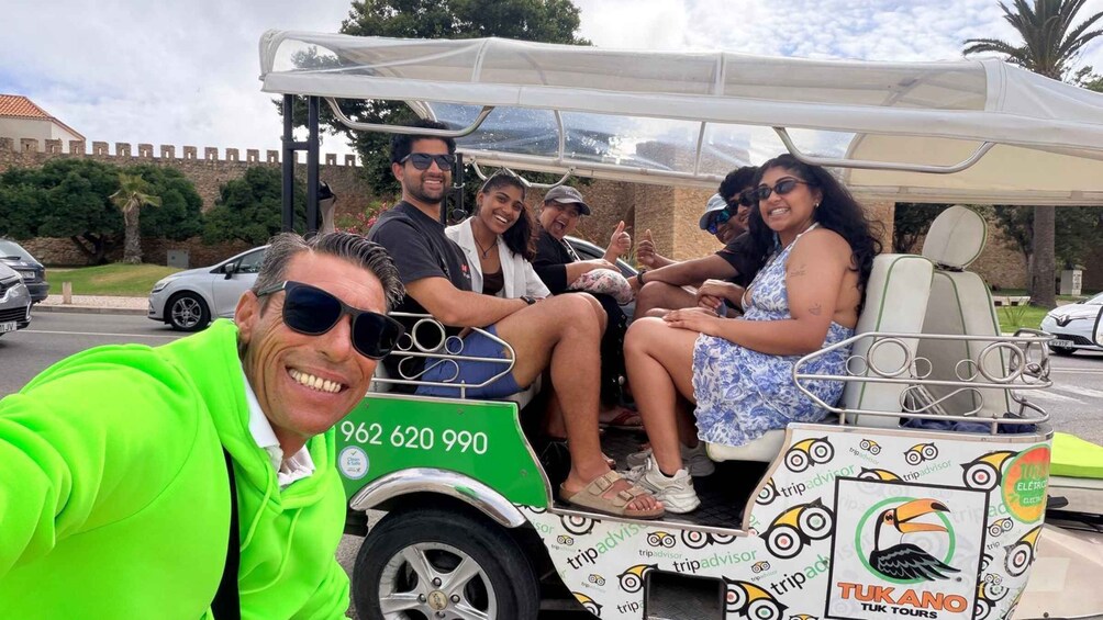 Lagos: Tukano - All Lagos tuk tuk tour w/real local guides 1