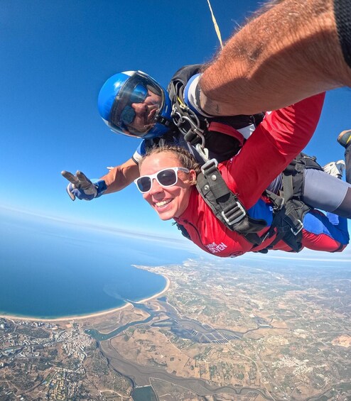 Picture 1 for Activity Skydive Seven: Tandem Skydiving 10.000ft (up to 15.000ft) 3