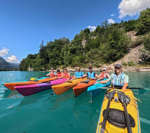 Picture 16 for Activity Interlaken: Kayak Tour of the Turquoise Lake Brienz 3