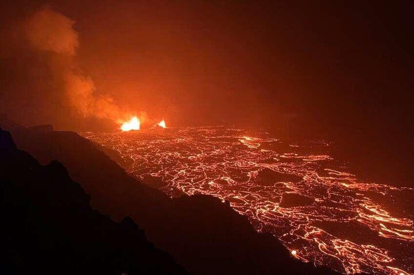 Kīlauea Hike and Lava Gazing with Native Hawaiian 3
