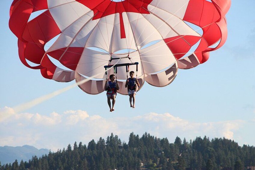 Kelowna: Morning Discount Parasailing Experience 3