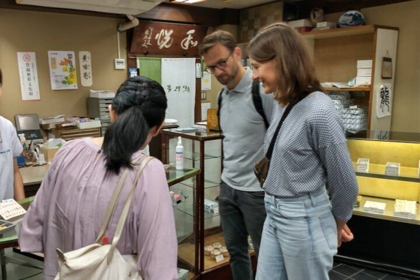 Private Hiroshima tour : Local Life & Hidden Gems 5