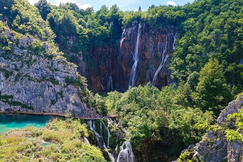 Zagreb: Plitvice with Ticket & Rastoke Guided Tour Boat Ride 2