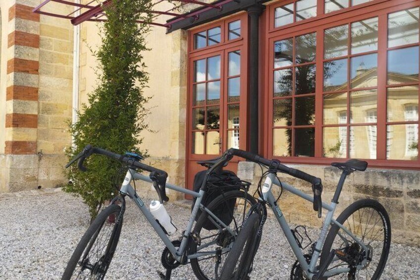 From Bordeaux: Médoc Gravel Bike Tour & French Picnic 2