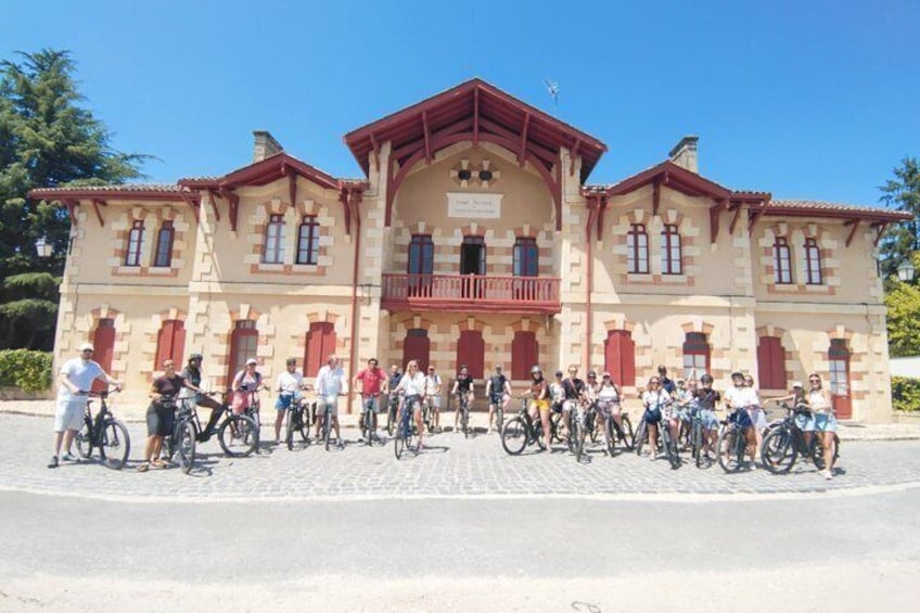 From Bordeaux: Médoc Gravel Bike Tour & French Picnic 1
