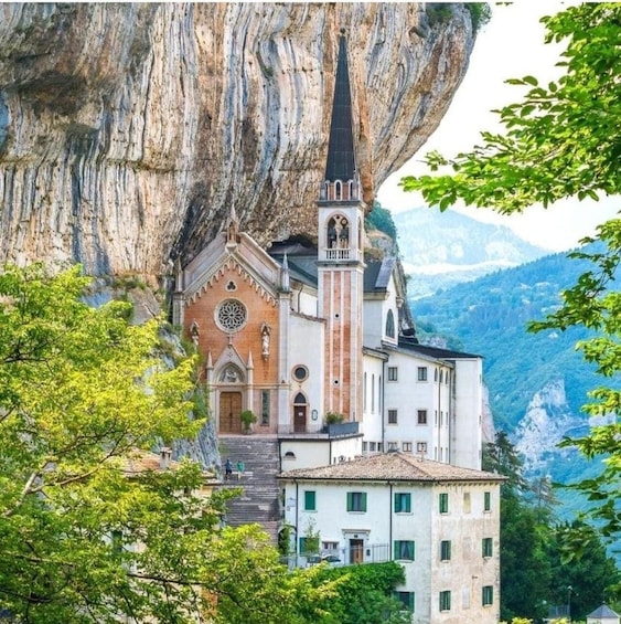 Verona: Madonna della Corona Sanctuary Walking Tour 1