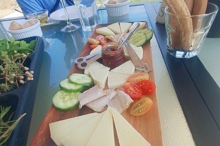 Organic Wine & Olive oil with a travel Excutive 5