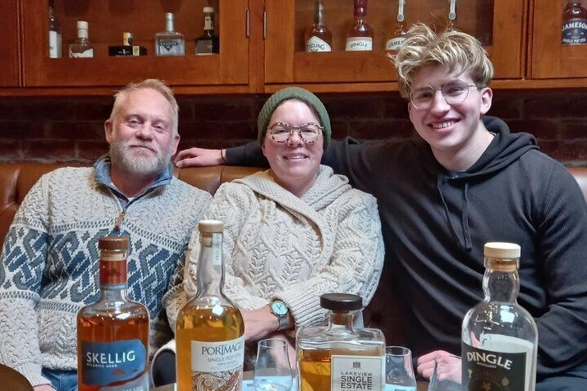 Experience a Kerry Whiskey Tasting at a Dingle Pub 1