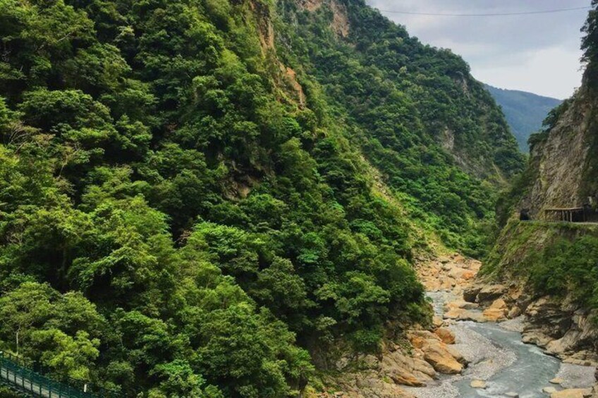Hualien Highlights Day Tour: Taroko Gorge & Qingshui Cliffs 3
