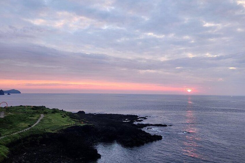 Jeju island Sunrise Tour Early Morning with Hotel Pickup 2