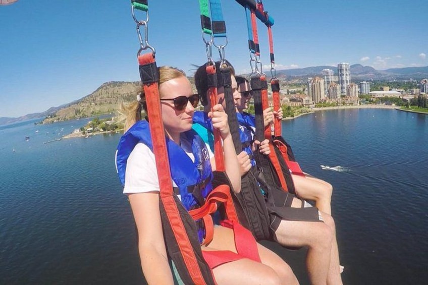 Kelowna: Ultimate Parasailing Experience 2
