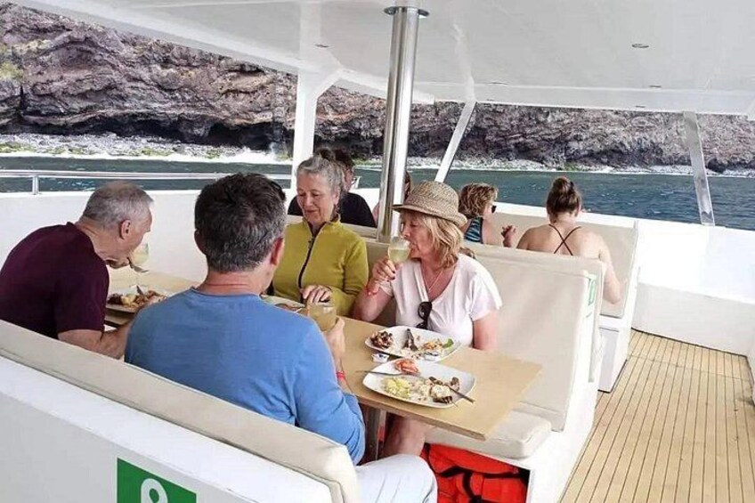 Half Day Madeira Island Cruise with Lunch 4