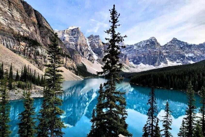 Morning Tour at Moraine Lake(2hrs) & Lake Louise(2hrs) 3