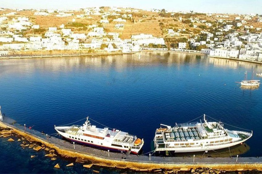 Delos Boat Pier in Mykonos Old Port / Chora 2