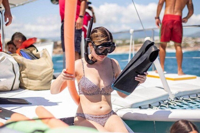 Los Cabos Snorkeling Tour by Boat with Open Bar and Music 4
