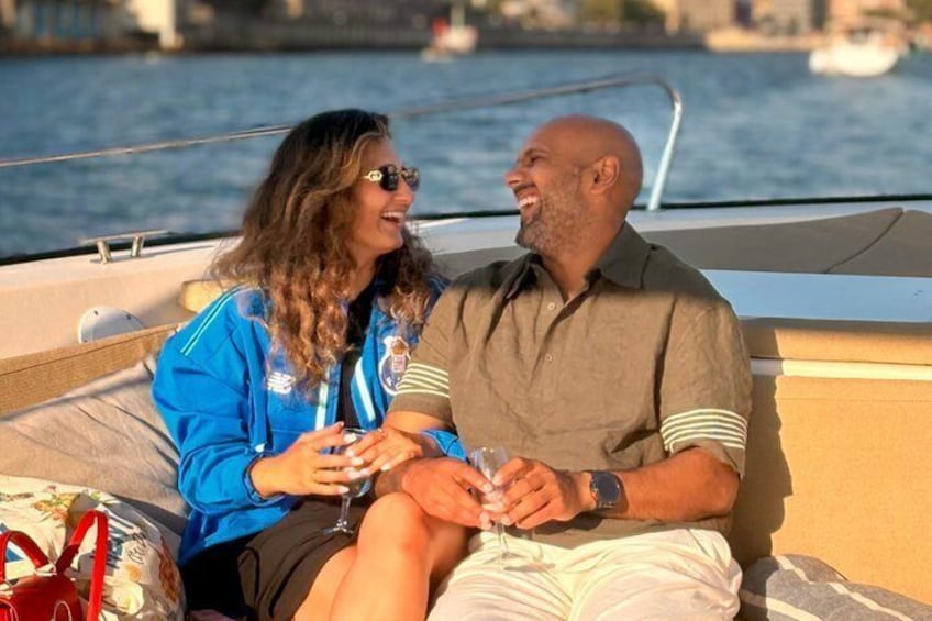 Porto: Douro River Boat Cruise with Port Wine and Snacks 4
