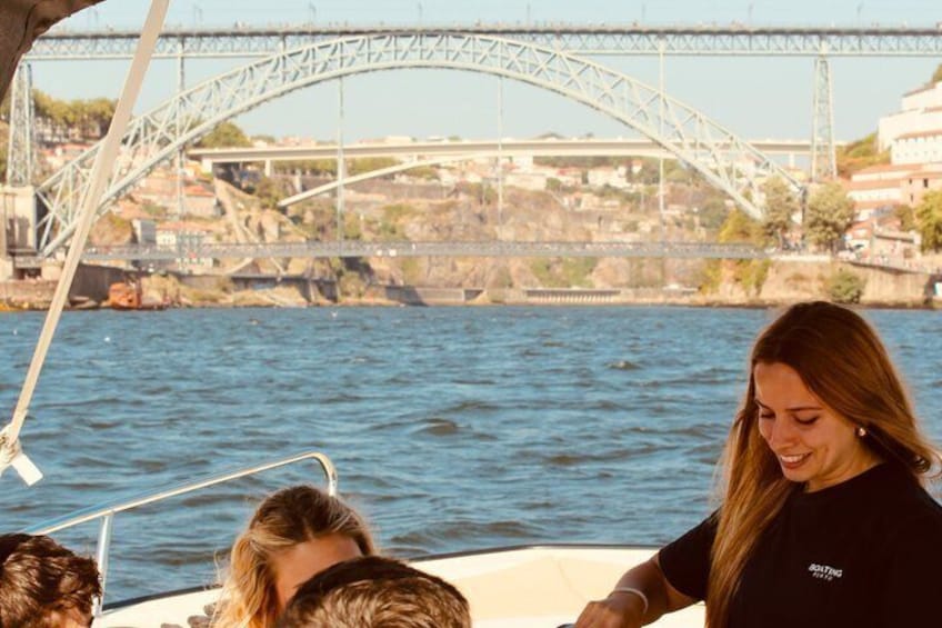 Porto: Douro River Boat Cruise with Port Wine and Snacks 3