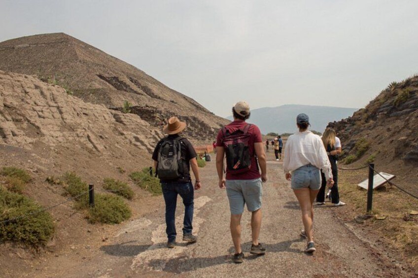 Experience Guadalupe-Teotihuacan + Cave breakfast from CDMX 3
