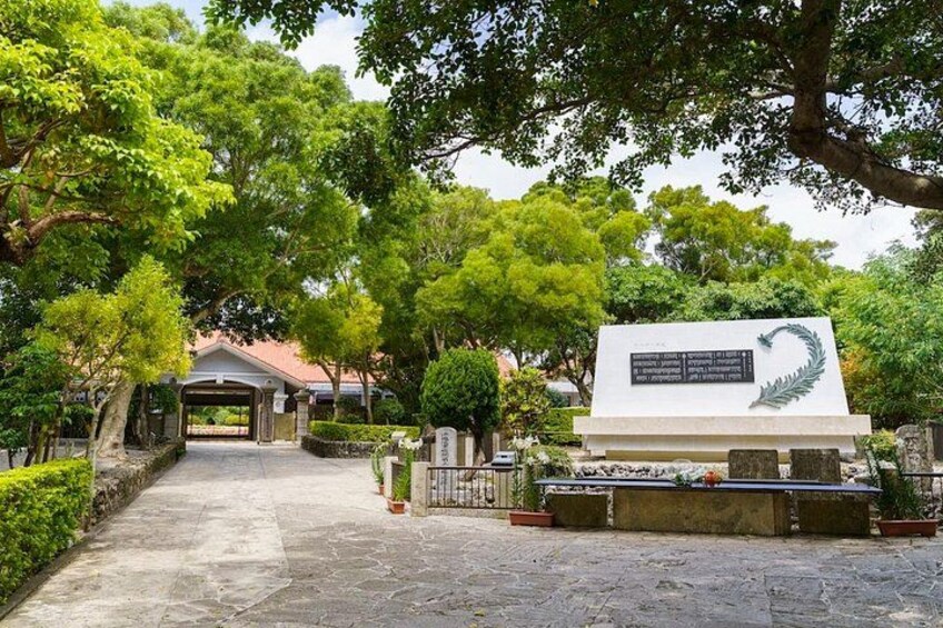 Okinawa World（Limestone Cave）& War Memorial Sites Tour 5