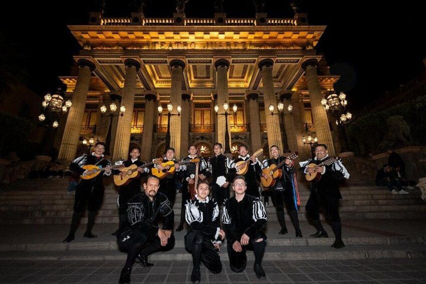Street party with the Estudiantina of Guanajuato 2