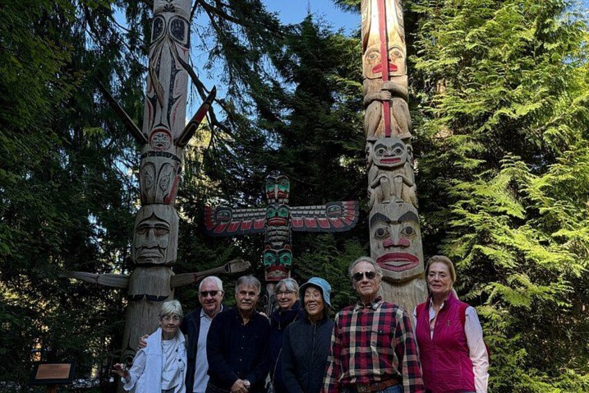 Private Guided Grand City Tour in Vancouver with your luggage 4