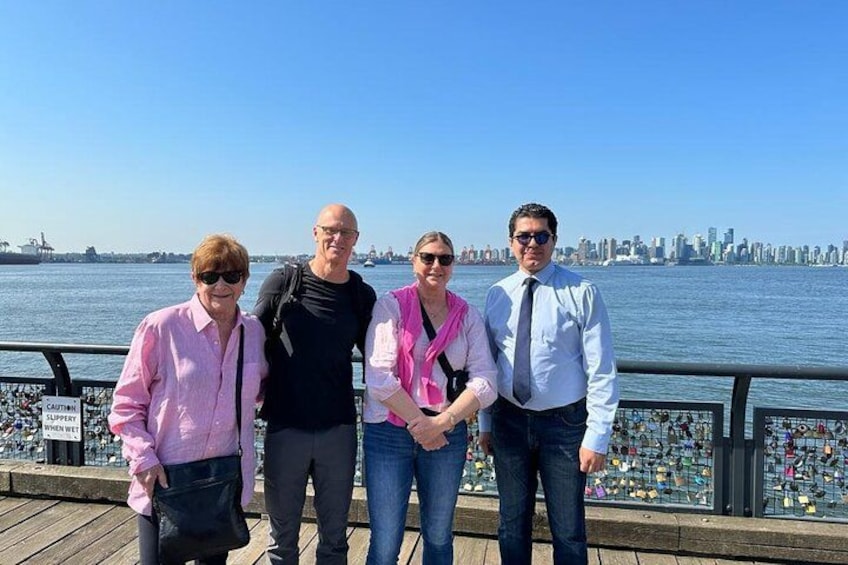 Private Guided Grand City Tour in Vancouver with your luggage 3