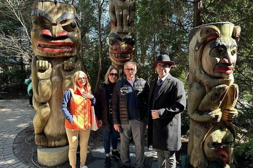 Private Guided Grand City Tour in Vancouver with your luggage 2