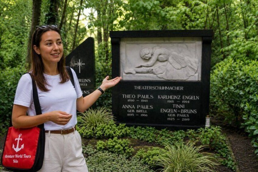 Guided tour with all senses in Melaten Cemetery 3