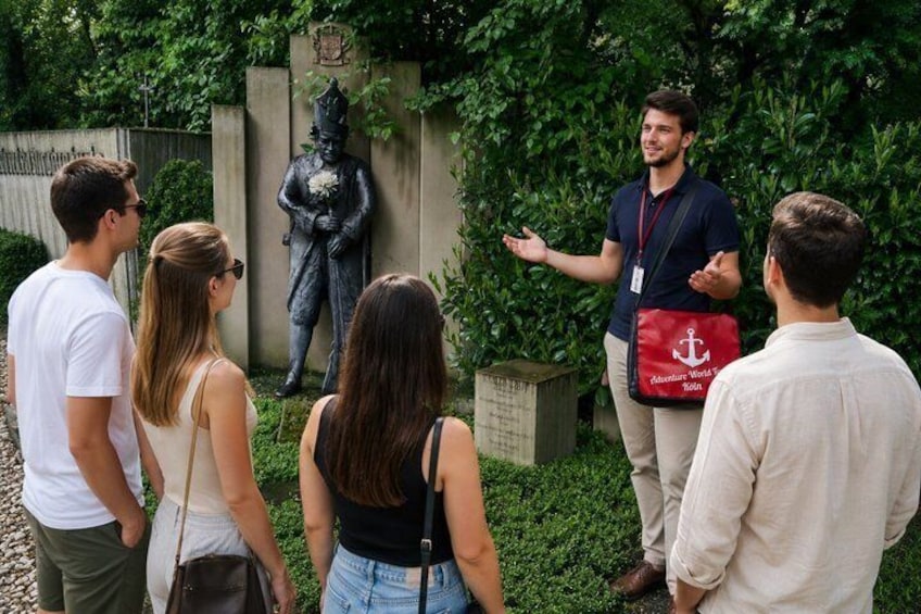 Guided tour with all senses in Melaten Cemetery 4