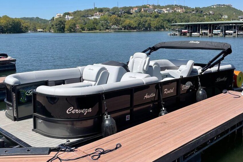 Very Clean and Comfortable Boats! 2