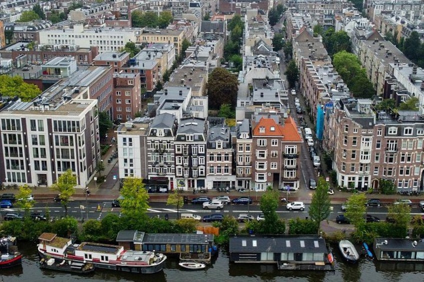 Find us in The "Pijp" area. Right at the Amstel river 5