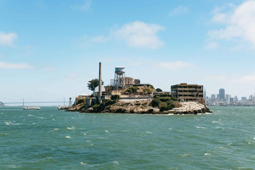 Picture 1 for Activity San Francisco Bay Sightseeing Cruise International Narration 5
