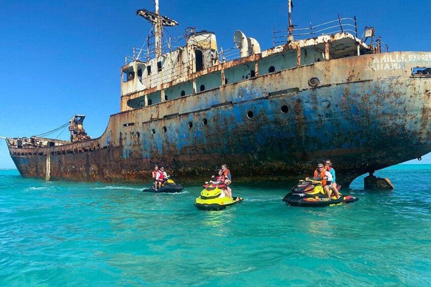 The La Famille Express Shipwreck is one of the most popular stops on the Southside of the island of Providenciales.
Get on one of our Jet skis and let’s go for a jump! 1