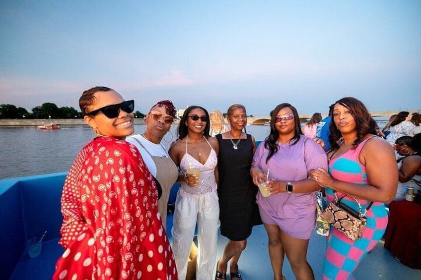 Washington DC Party Yacht Open Bar Cruise on the Potomac 4