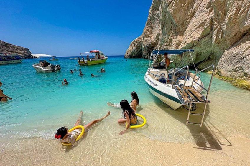 Exclusive Shipwreck & Blue caves Tour : Up to 10 guests 3