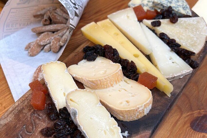 Girona Evening Food Tour and Tapas Bar Experience 5