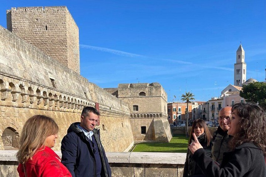 Bari Underground with archaeologist 2